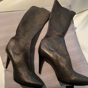 Sergio Rossi leather elasticized boots. Size 40.